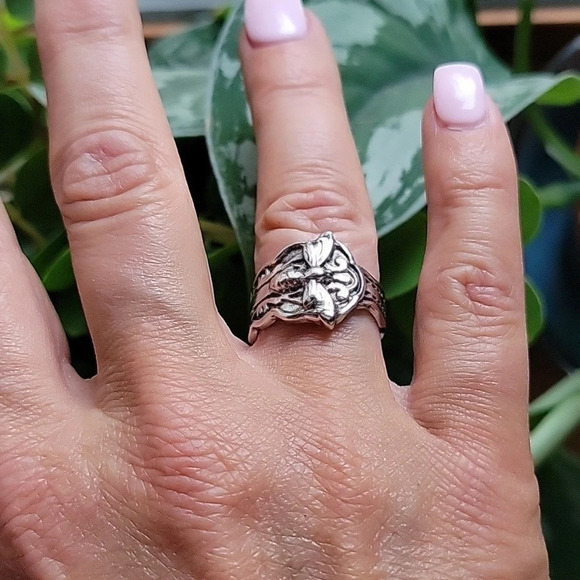 Honeybee Spoon Style Ring - Picture 7 of 8